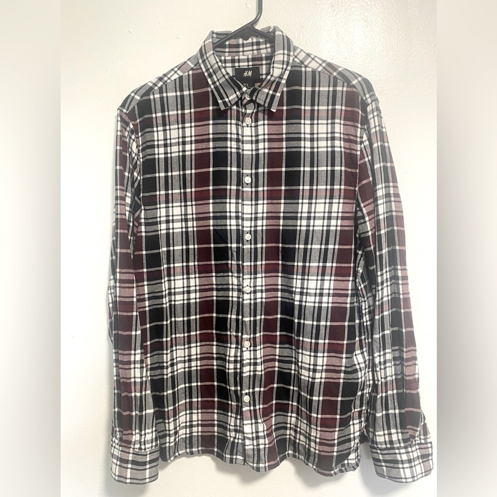 H&M long sleeve casual shirt. Size M
